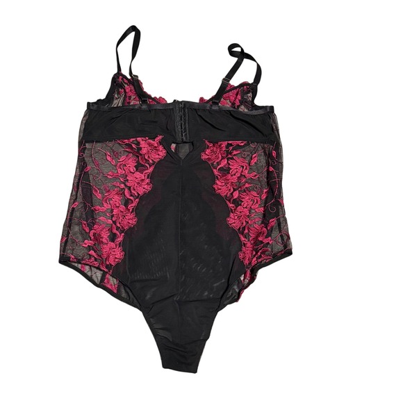 Torrid Curve Black Mesh Magenta Pink Floral Embroidered Bodysuit Underwire Sz 2 - Picture 5 of 7